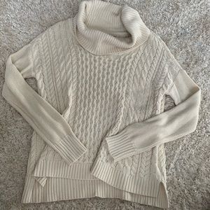 American Eagle sweater size medium